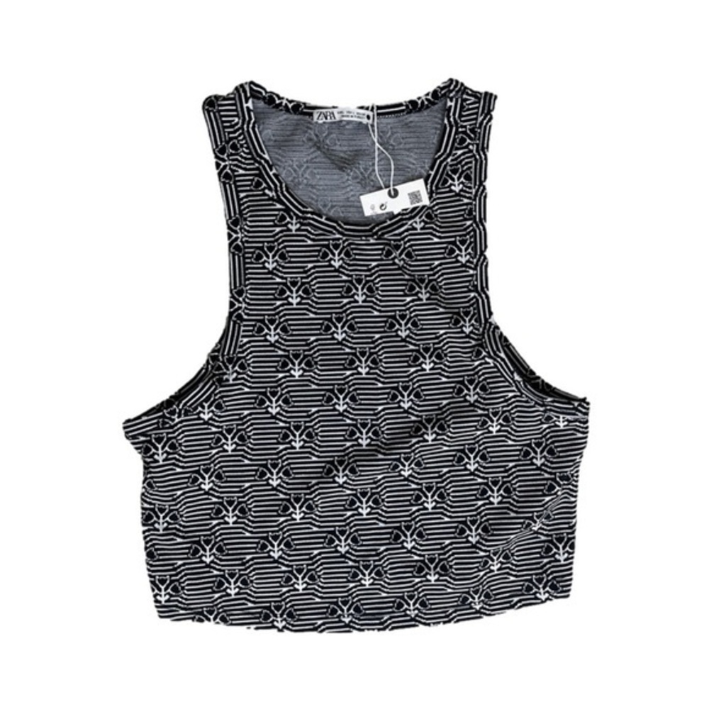 ⭐️ NWT- Zara black and white patterned crop top- size L